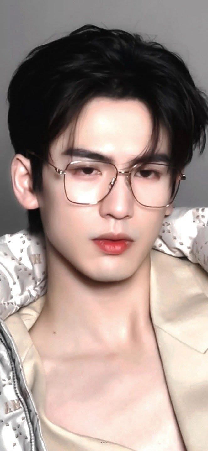 Zhang Linghe background image recommended by Choeaedol Celeb fandom