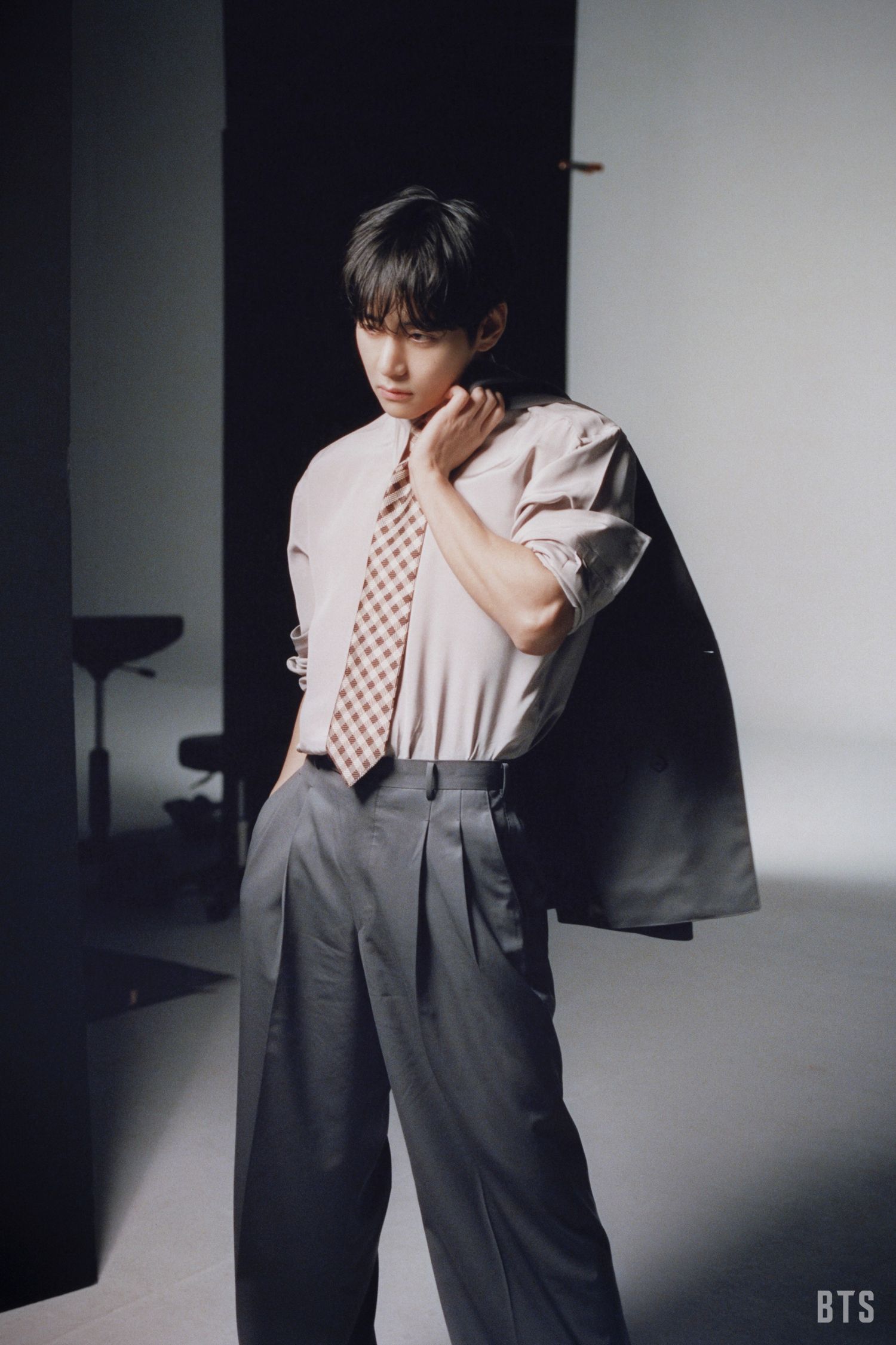 Recent activity shot of Kim Taehyung (V)