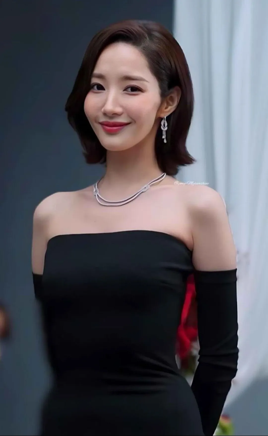 Behind-the-scenes cut of Park Minyoung