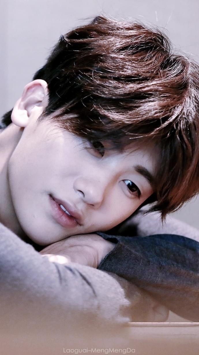 Emotional wallpaper shared by fans for Park Hyungsik