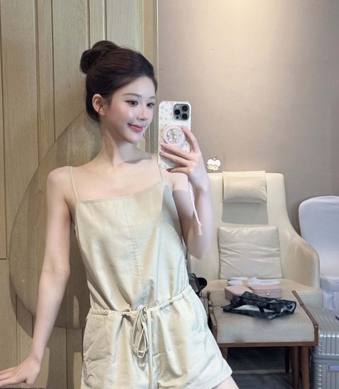 Recent activity shot of Zhao Lusi