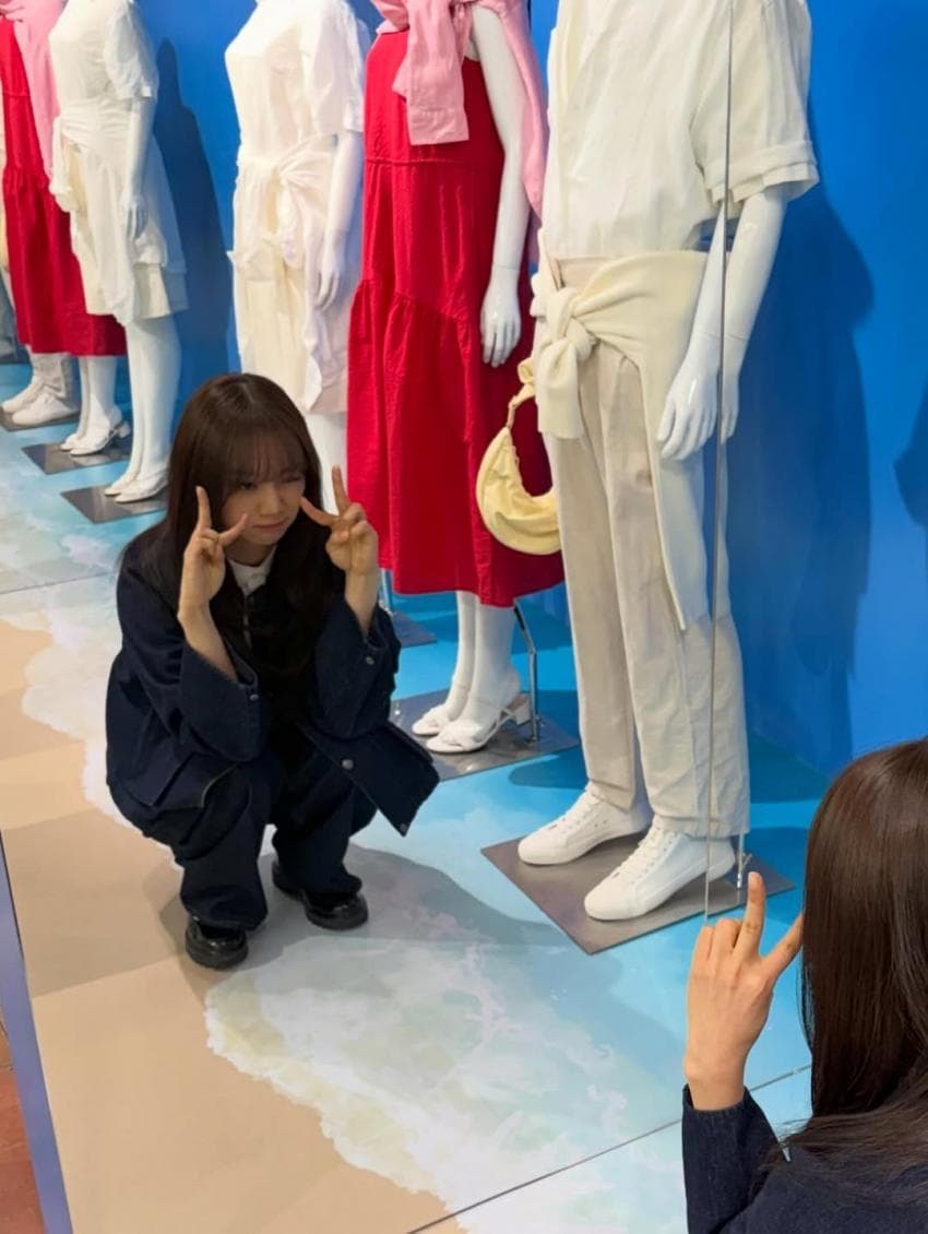 Behind-the-scenes cut of Hyeri