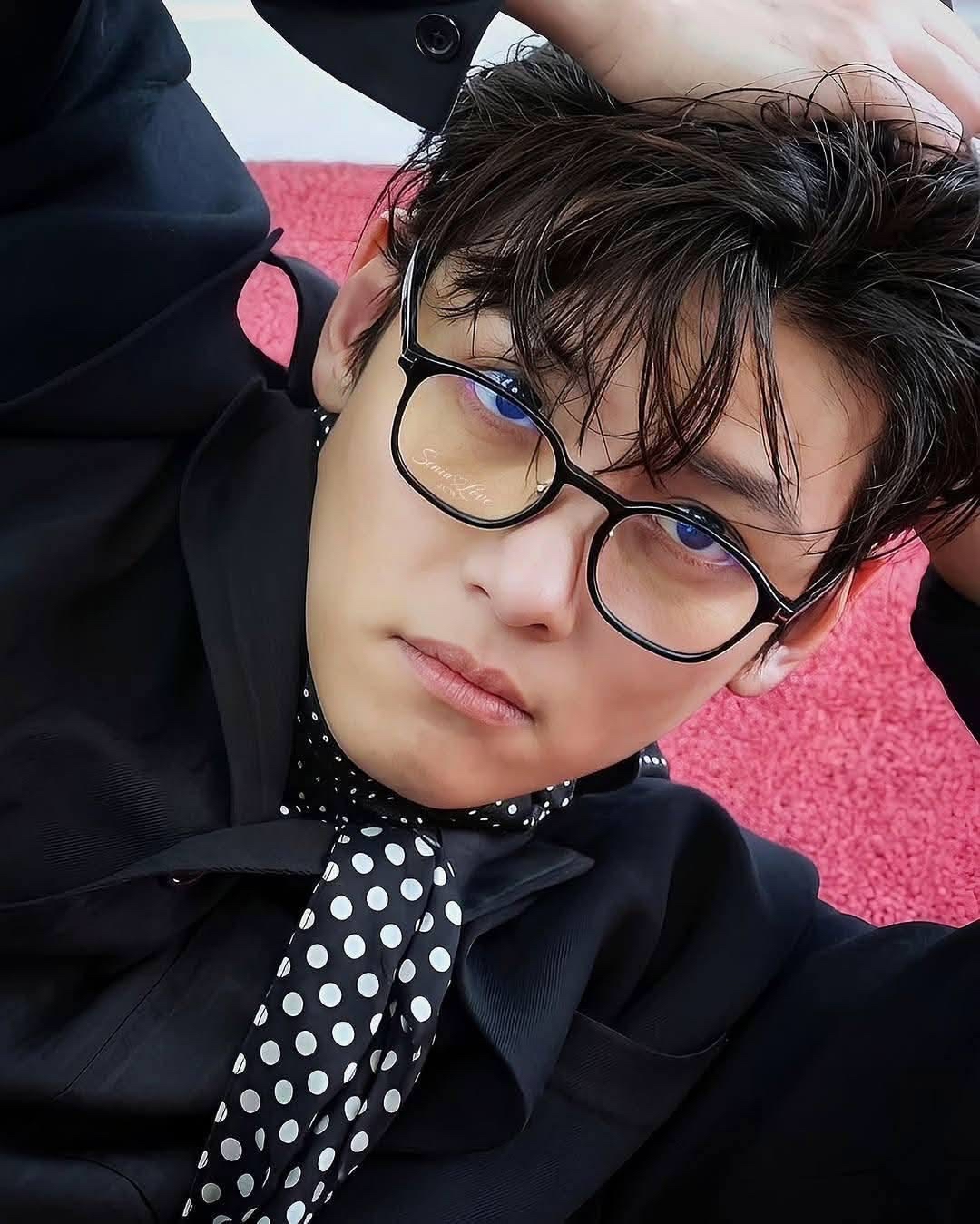 Behind-the-scenes cut of Ji Changwook