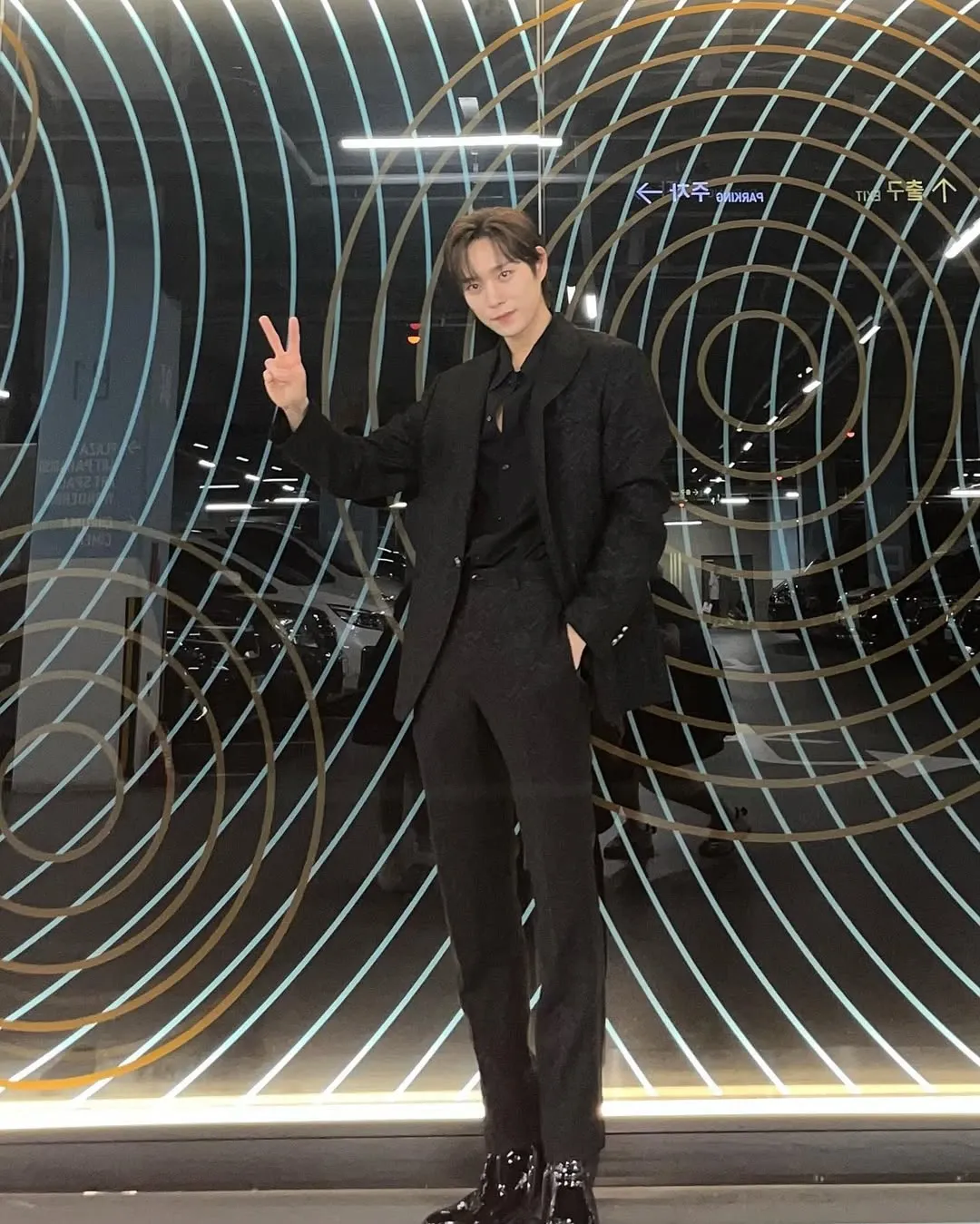 Behind-the-scenes cut of Kim Youngdae