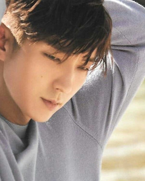 A moment captured by a fan of Lee Joongi