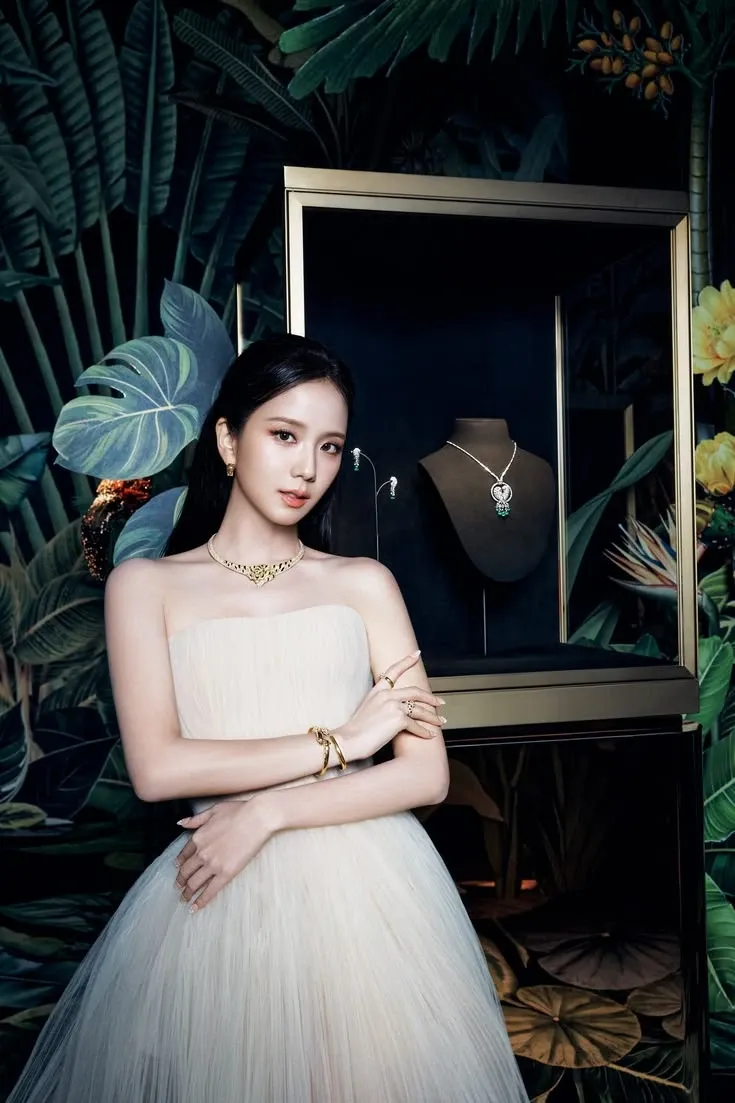 Latest photo of Jisoo (1995)