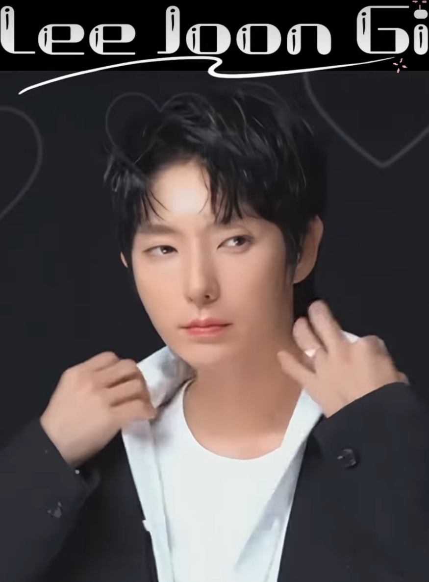 A moment captured by a fan of Lee Joongi