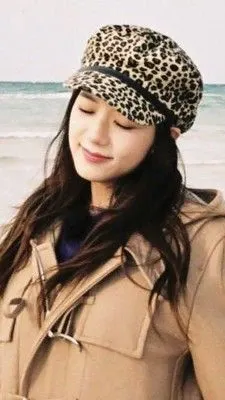 Latest photo of Jisoo (1995)