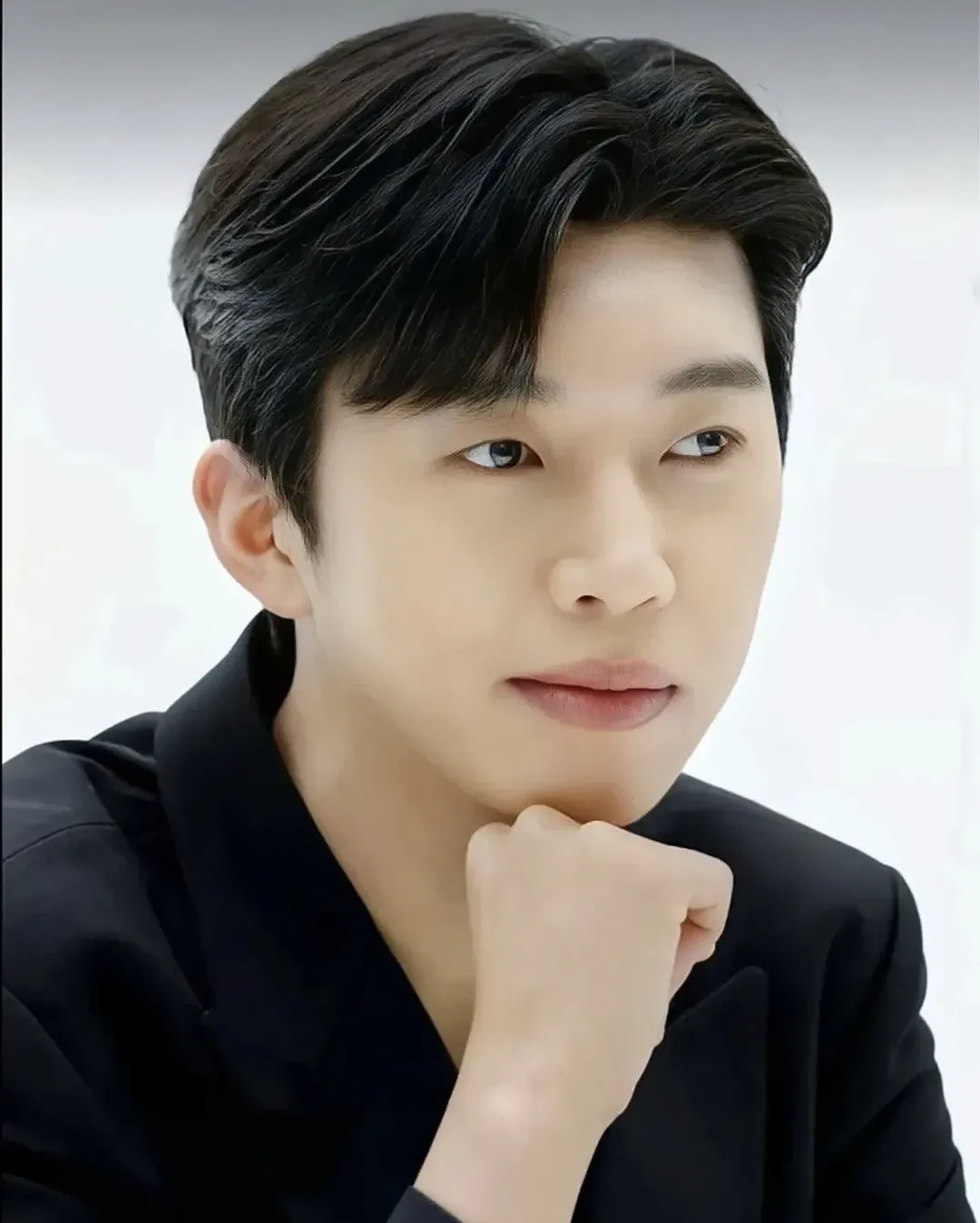 Recent activity shot of Lim Youngwoong