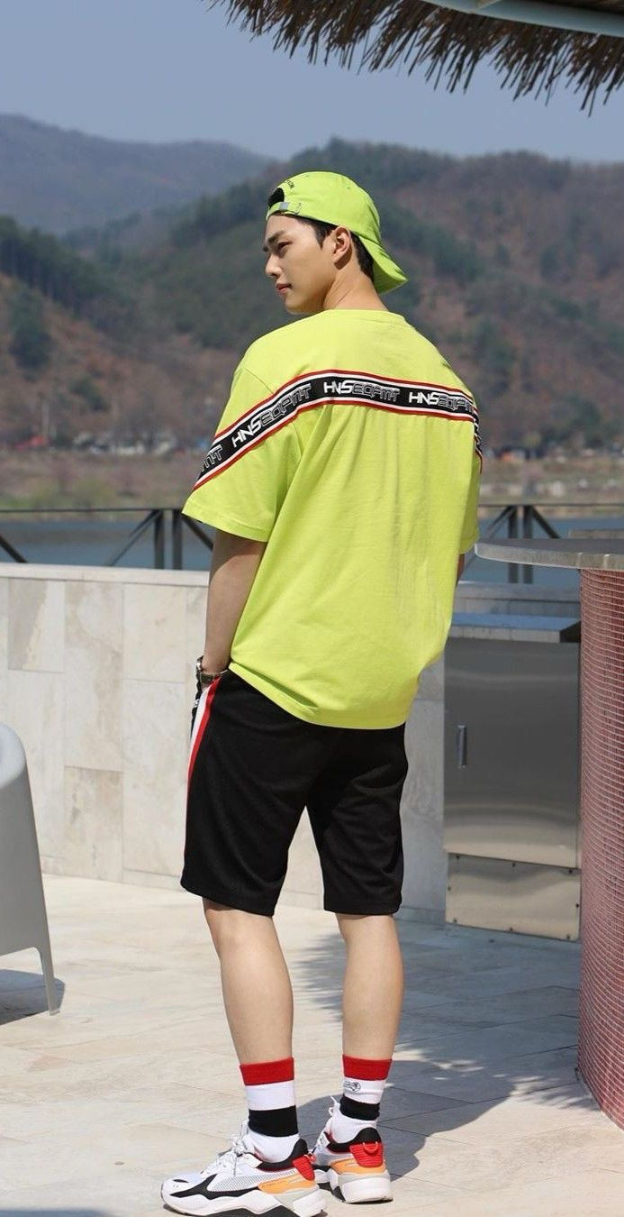 Behind-the-scenes cut of Song Kang