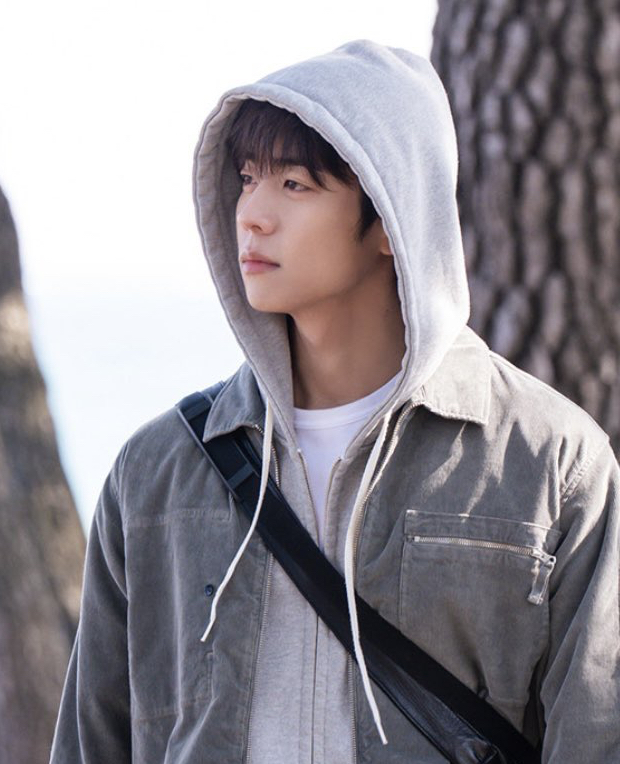 Behind-the-scenes cut of Chae Jonghyeop