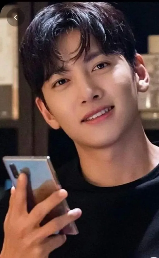 チ・チャンウクの最近の活動ショット