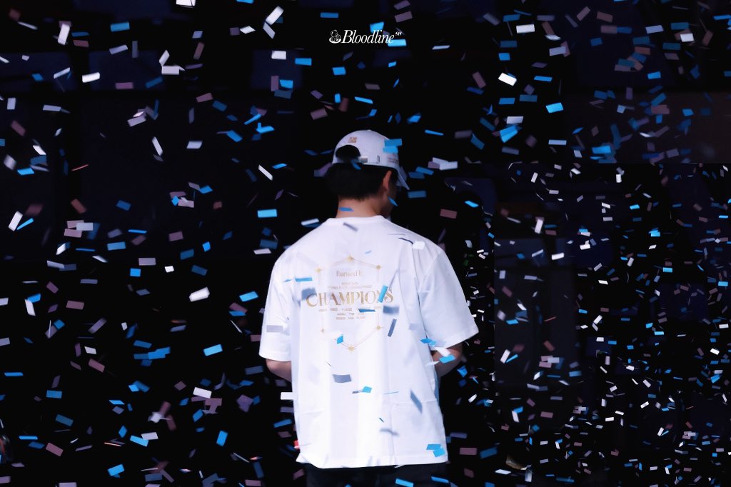 Behind-the-scenes cut of Gumayusi