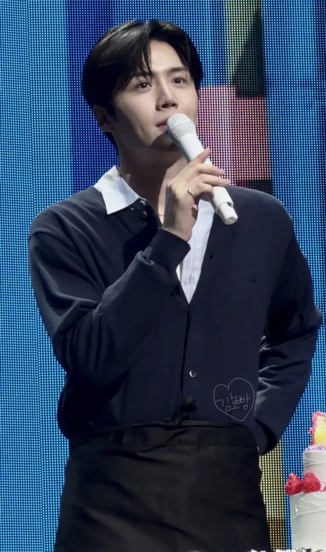 A moment captured by a fan of Kim Seonho