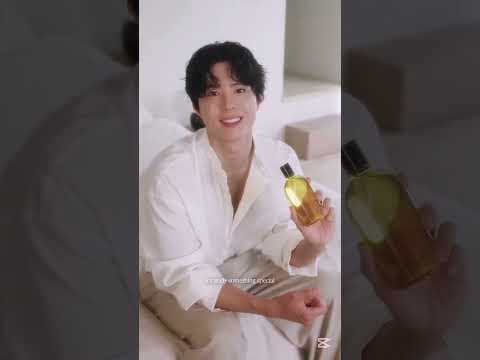 A moment captured by a fan of Park Bogum