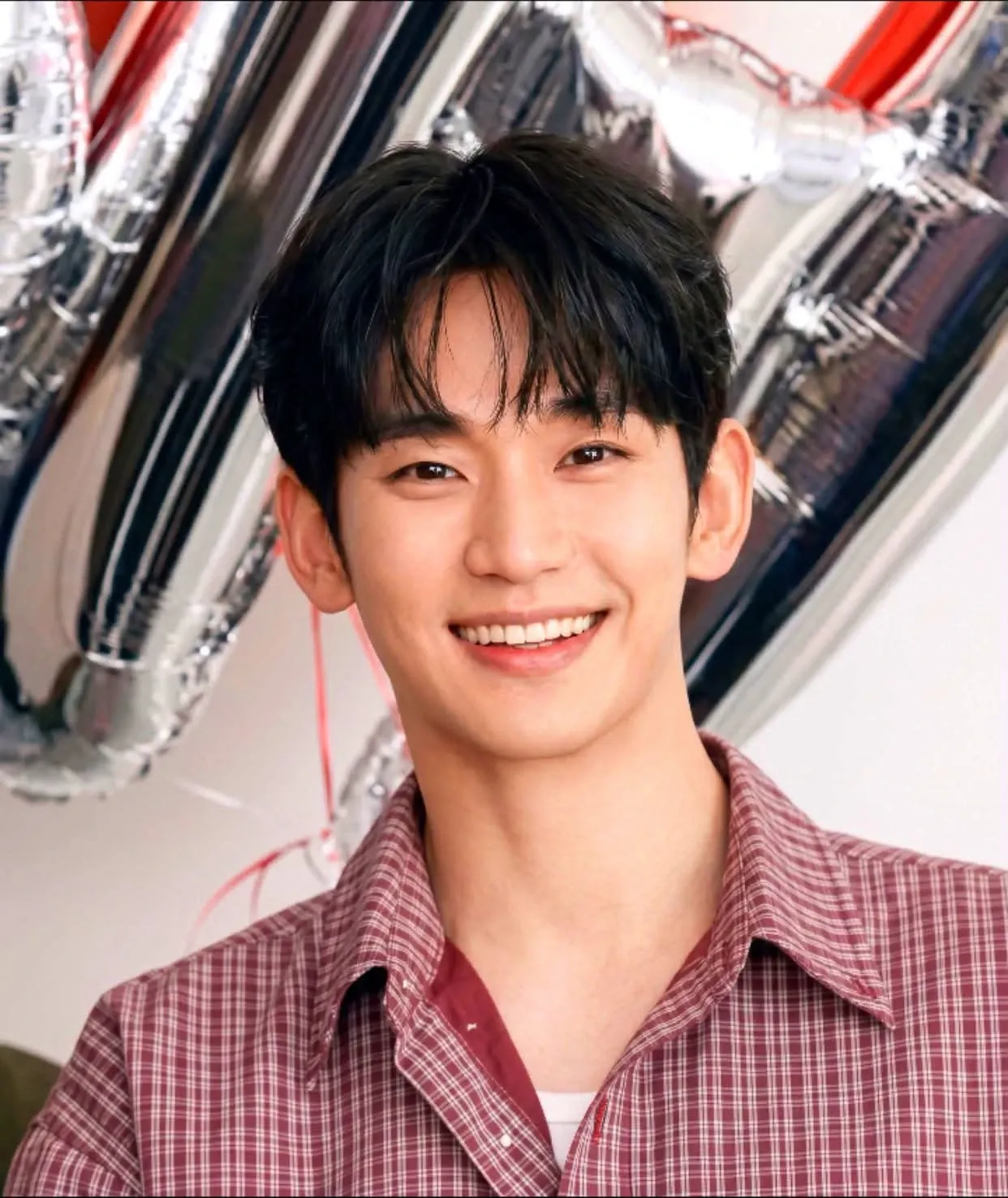 Behind-the-scenes cut of Kim Soohyun