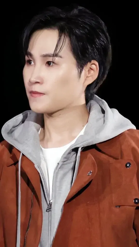 김희재의 최신 사진