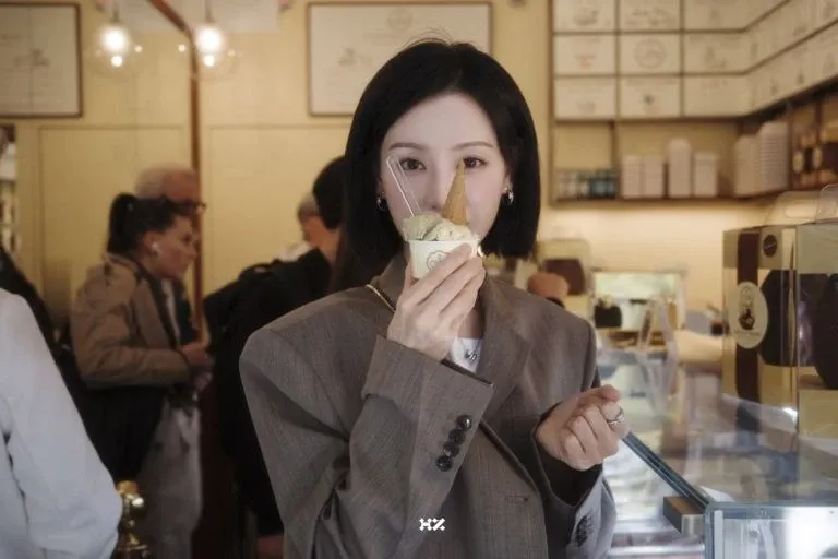 A moment captured by a fan of Kim Jiwon