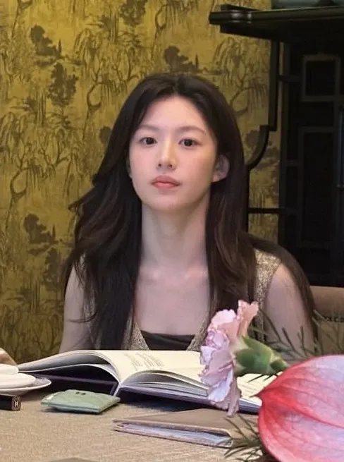 Behind-the-scenes cut of Go Younjung