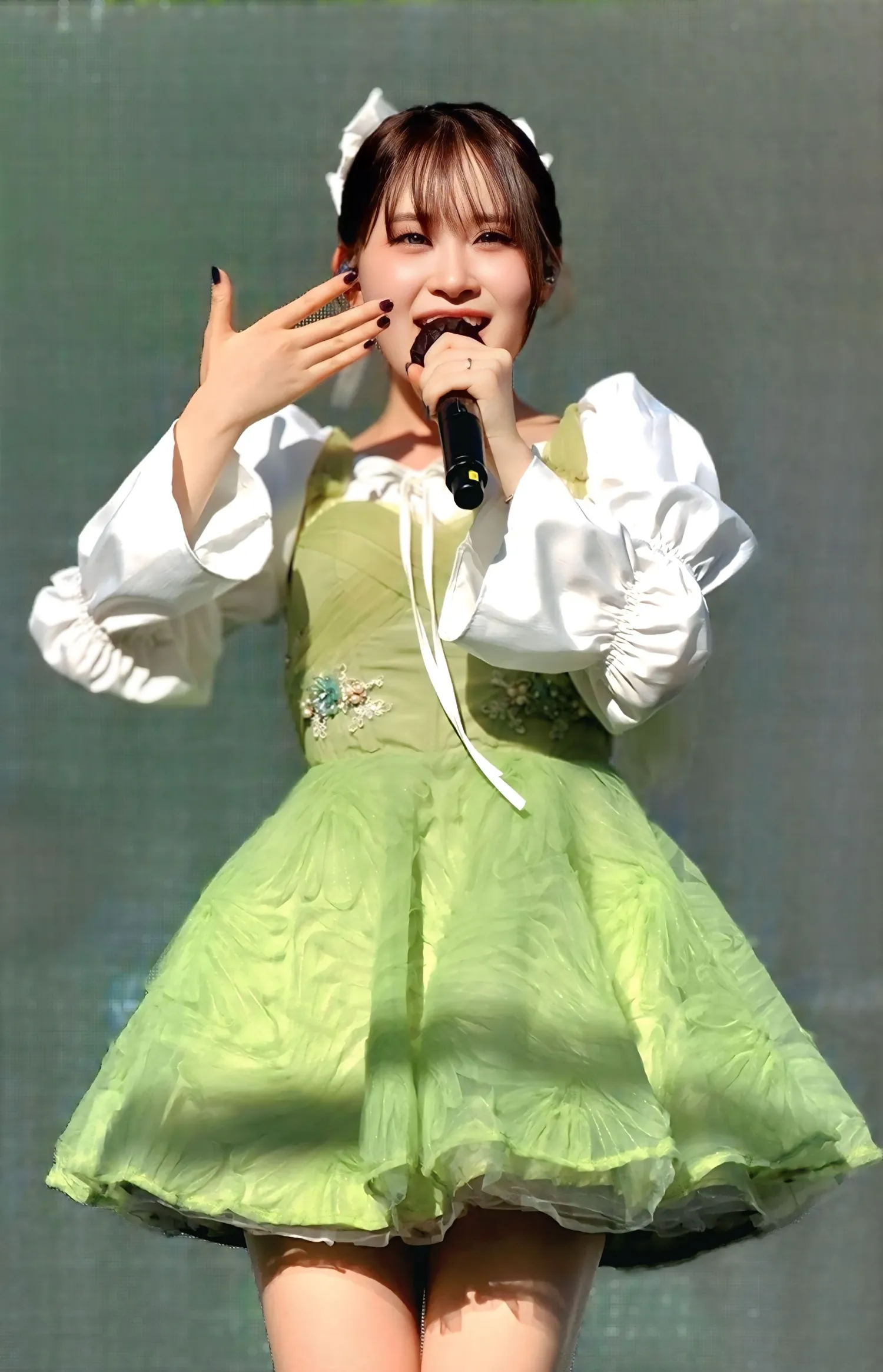 김다현의 비하인드 컷