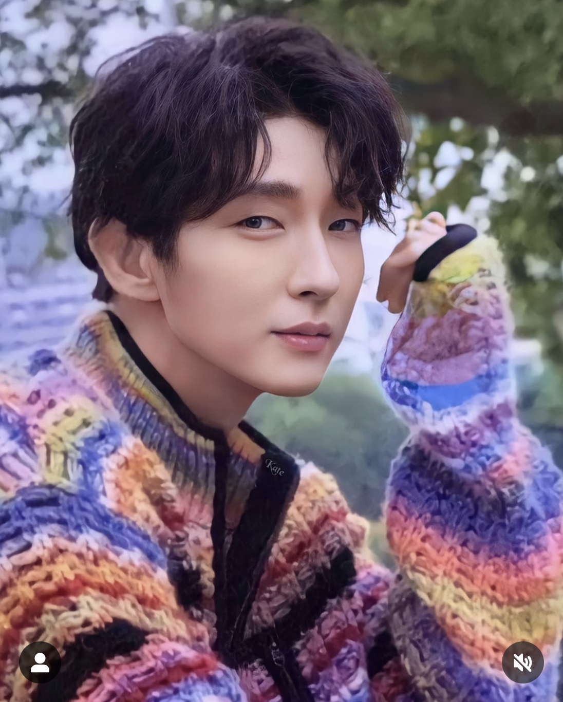 A moment captured by a fan of Lee Joongi