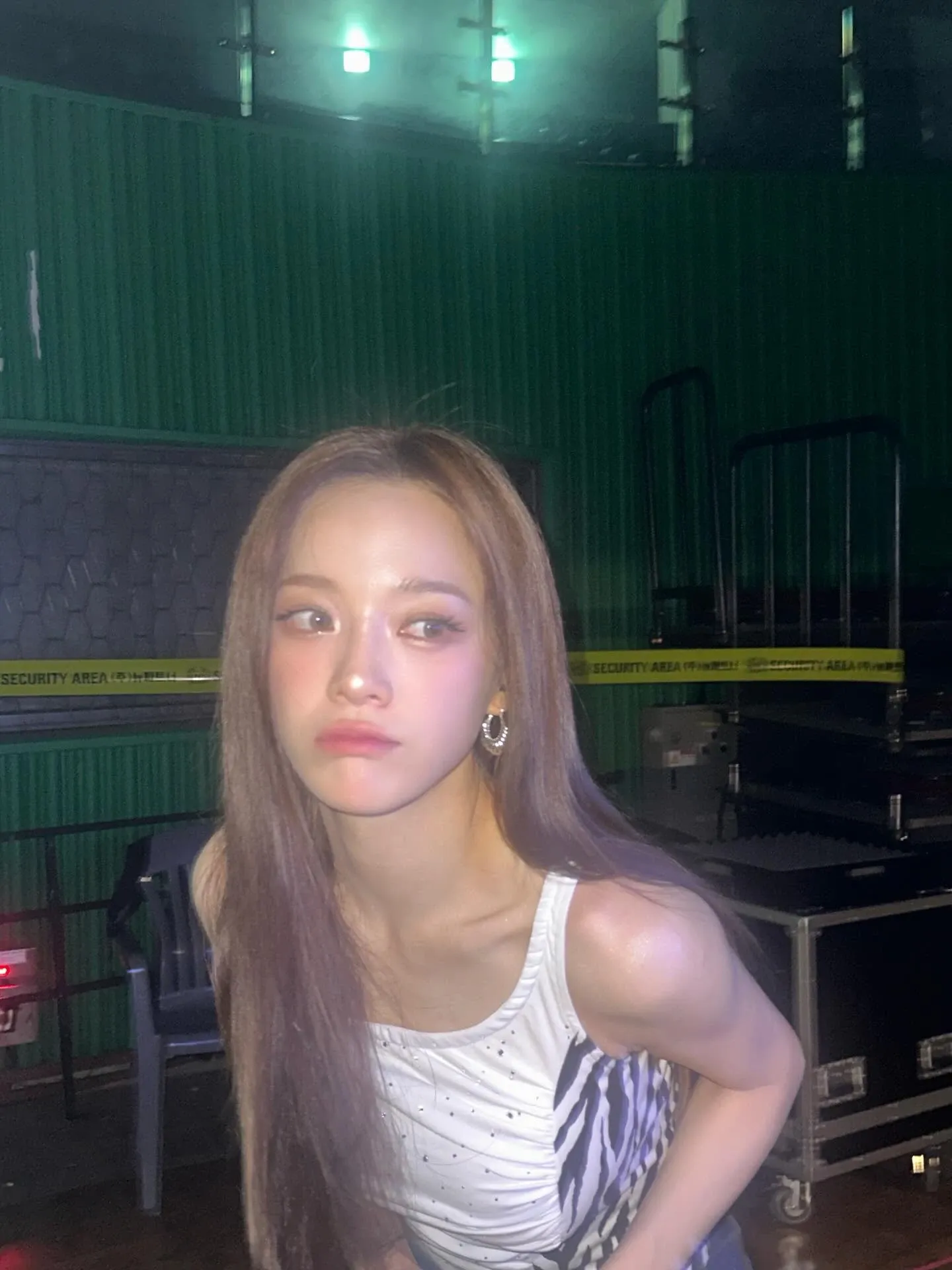 Behind-the-scenes cut of Kim Sejeong