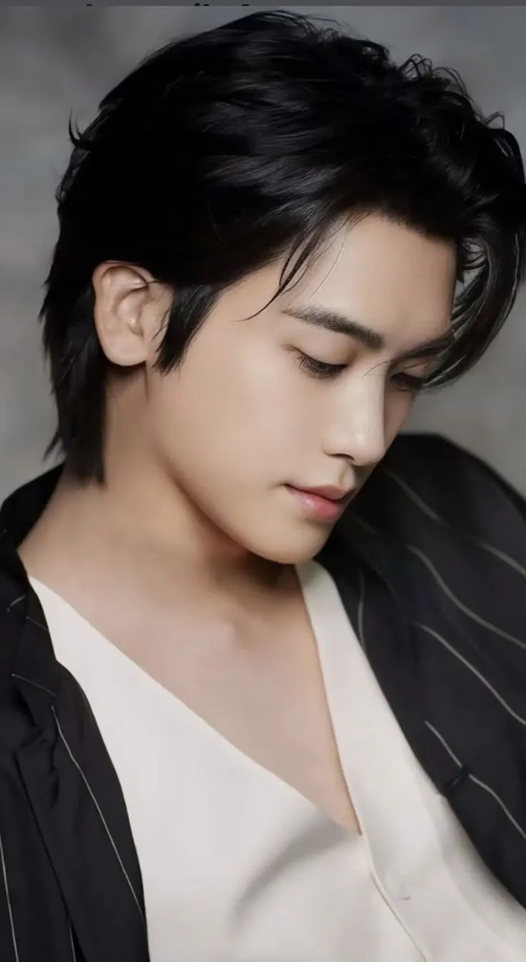 Latest photo of Park Hyungsik