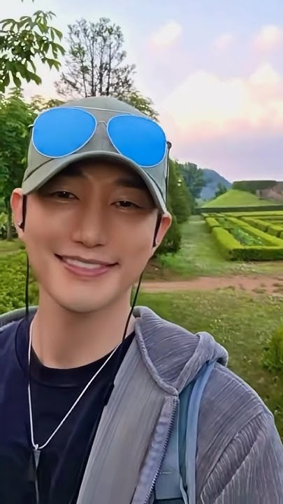 Behind-the-scenes cut of Park Sihoo