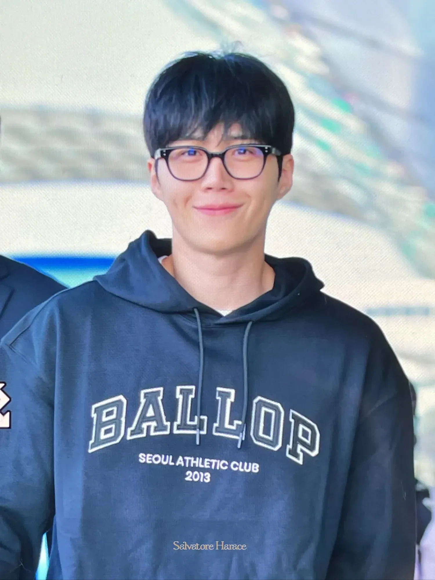 Behind-the-scenes cut of Kim Seonho