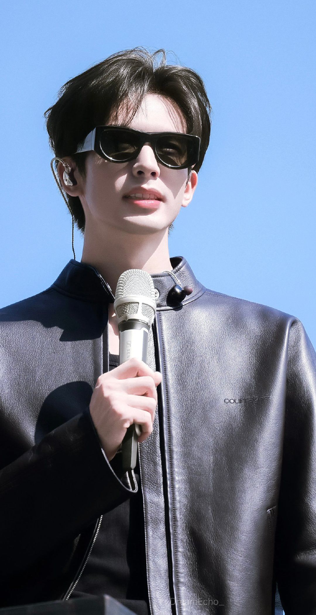 Representative background image loved by Song WeiLong fandom