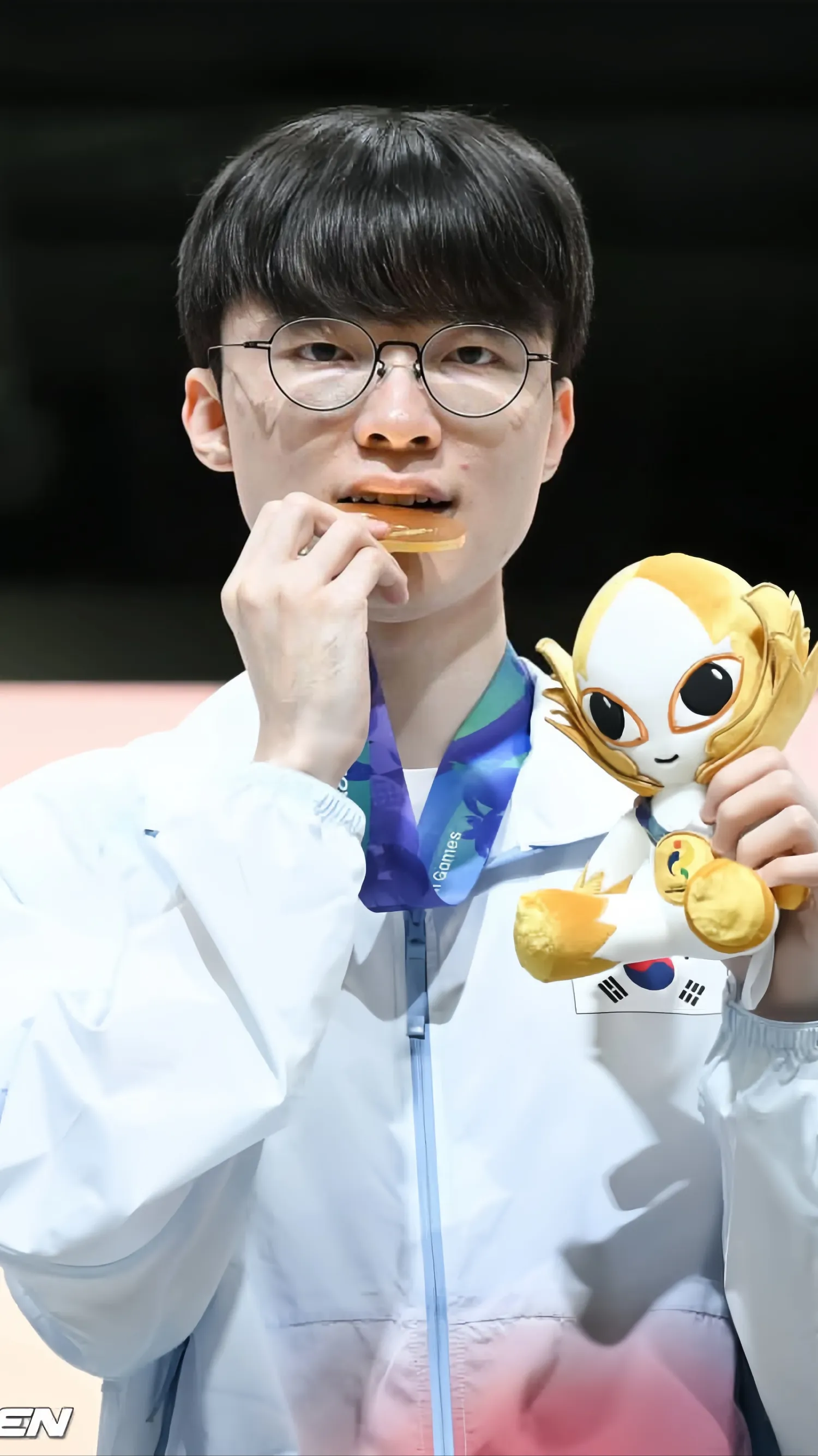 Today's popular wallpaper in Faker community