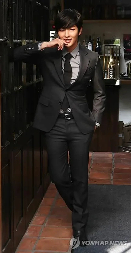 Latest photo of Lee Joongi