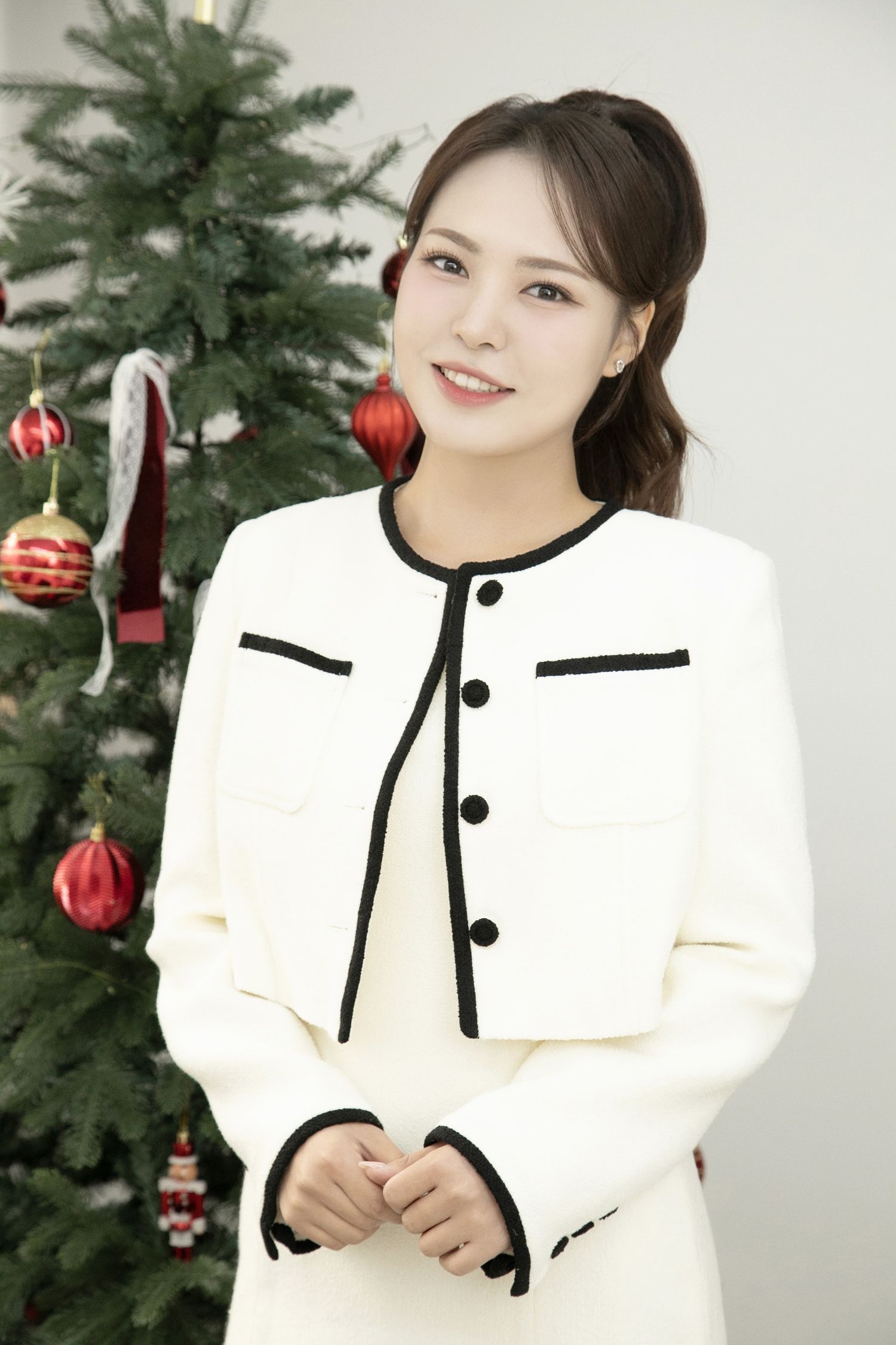 Behind-the-scenes cut of Miss Kim