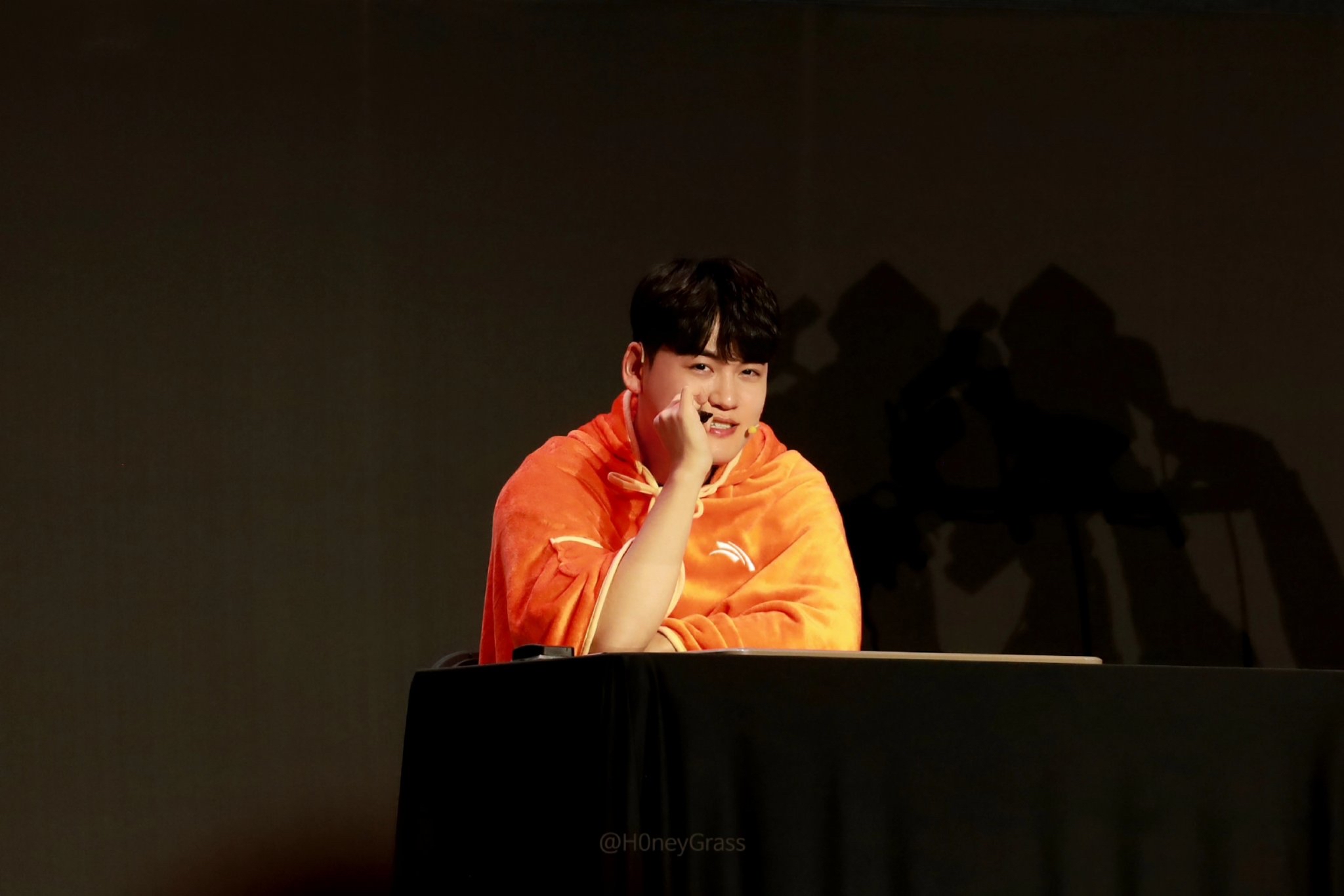 粉丝拍下的Gumayusi瞬间