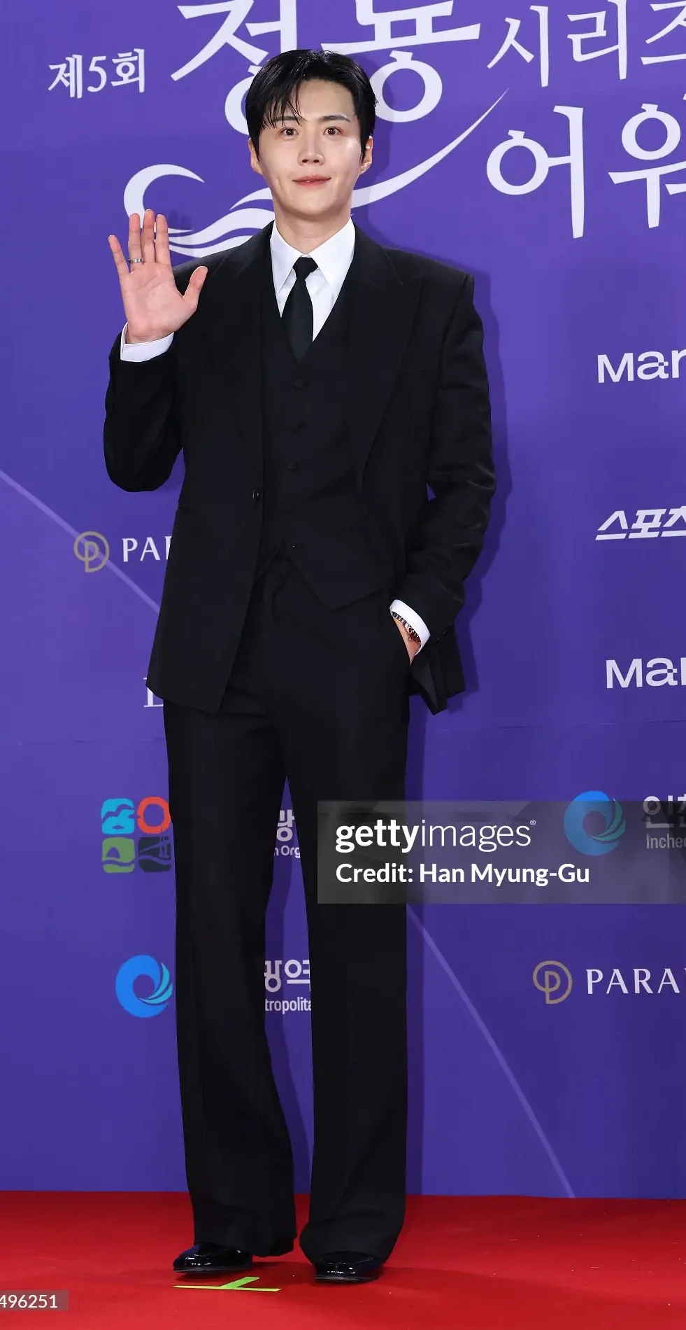 Behind-the-scenes cut of Kim Seonho