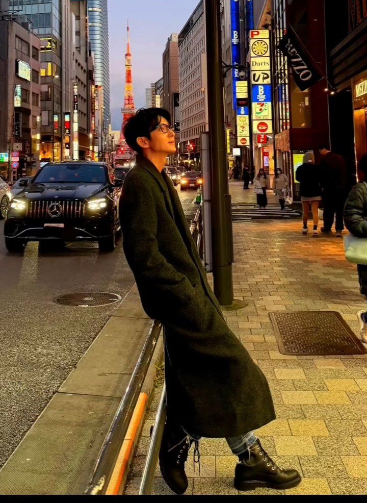 A moment captured by a fan of Lee Joongi