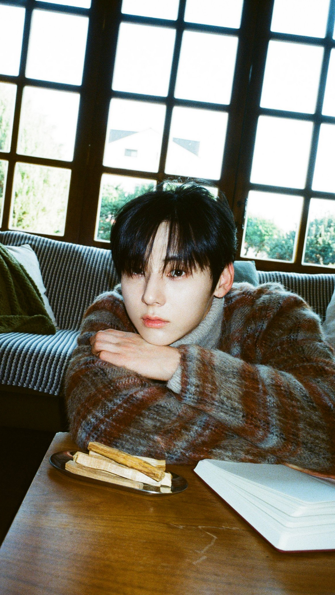 Special wallpaper made by Hwang Minhyun's fans
