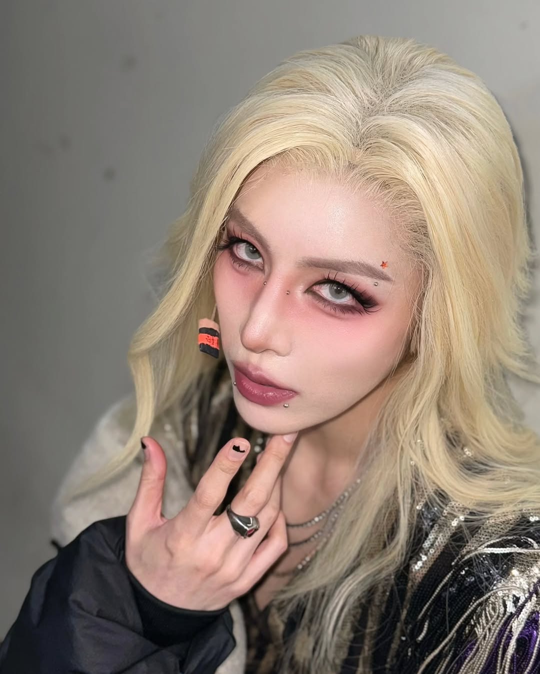 Recent activity shot of No Minwoo