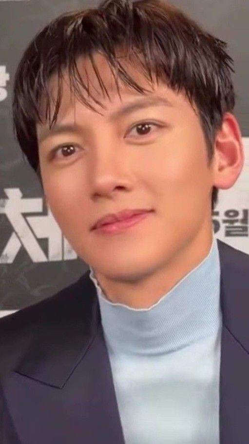 Behind-the-scenes cut of Ji Changwook