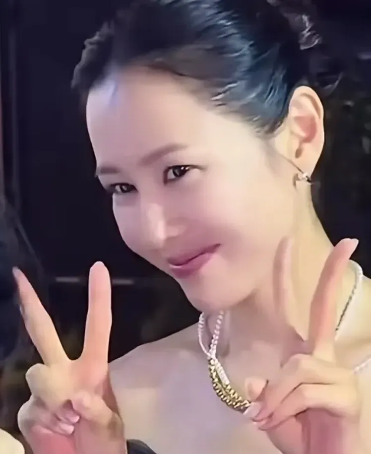 Foto kegiatan terbaru dari Son Yejin