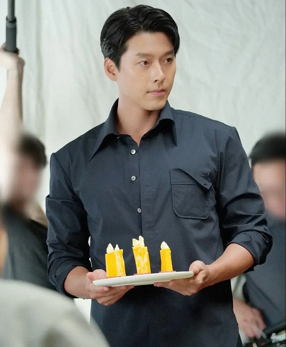 Momen yang diabadikan oleh penggemar Hyun Bin