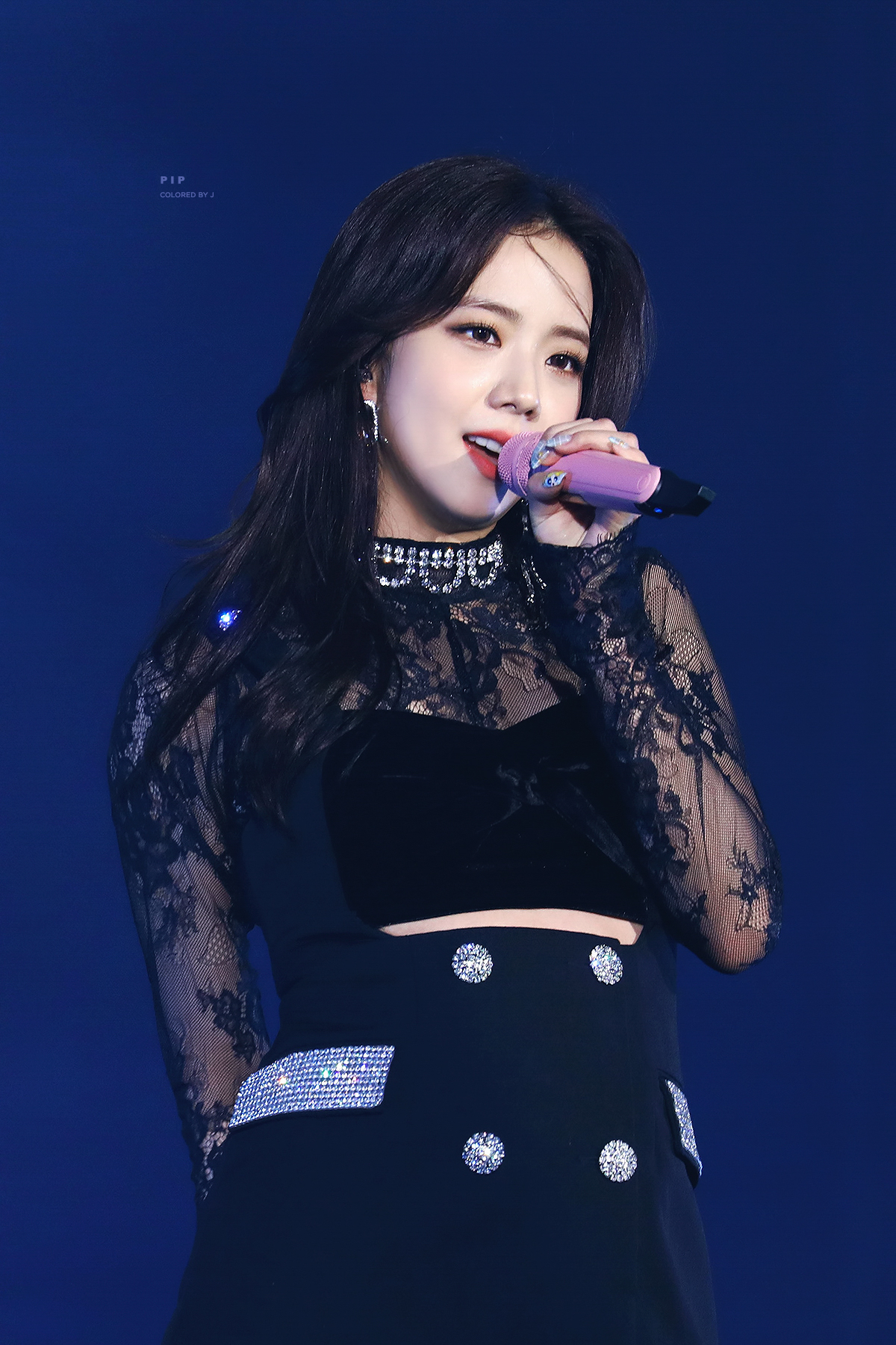Behind-the-scenes cut of Jisoo (1995)