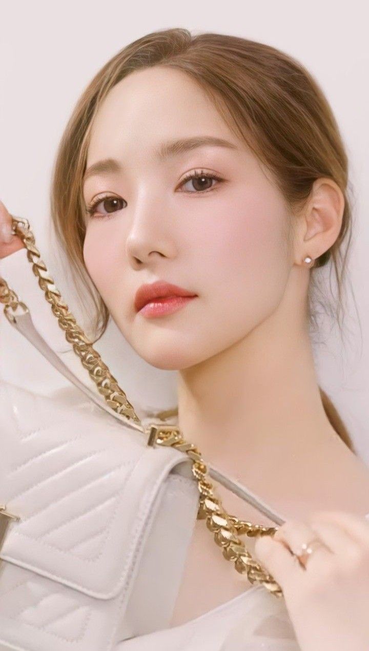 Representative background image loved by Park Minyoung fandom