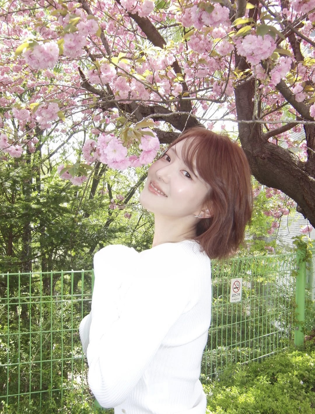 Behind-the-scenes cut of Lee Seyoung