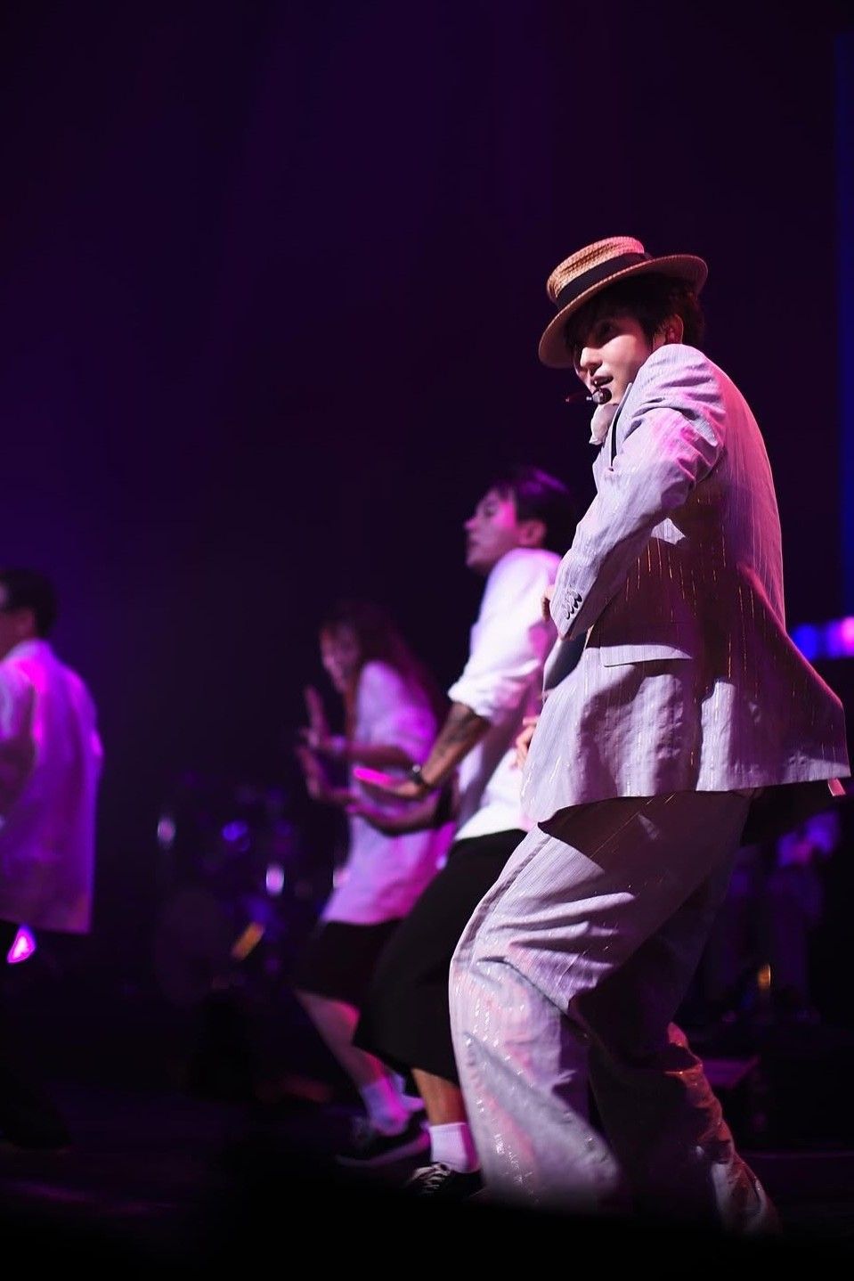 Behind-the-scenes cut of Lee Joongi