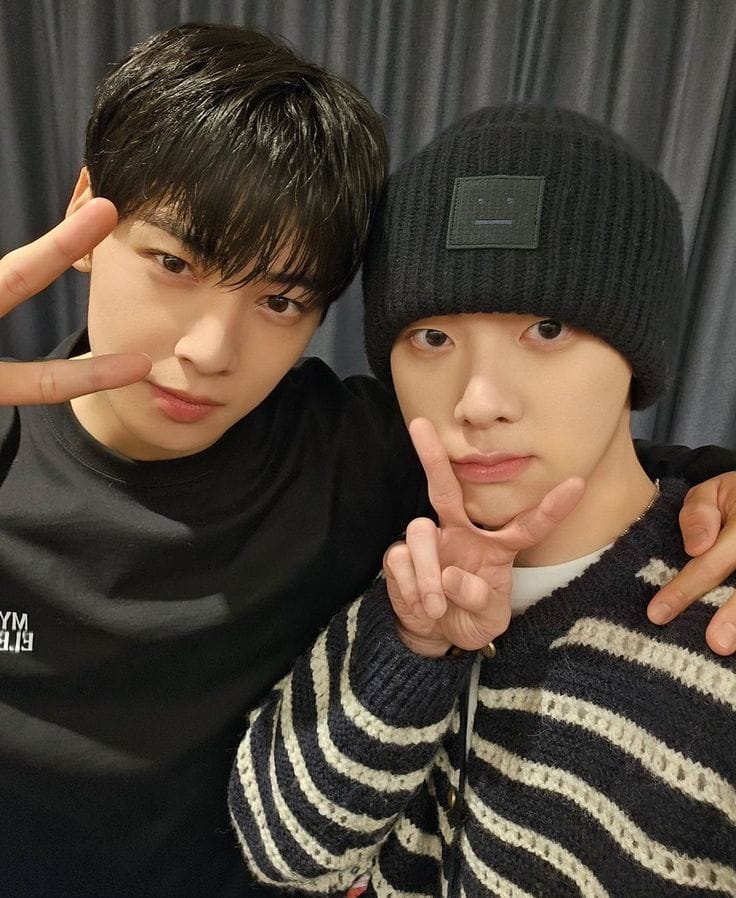 Recent activity shot of Cha Eunwoo