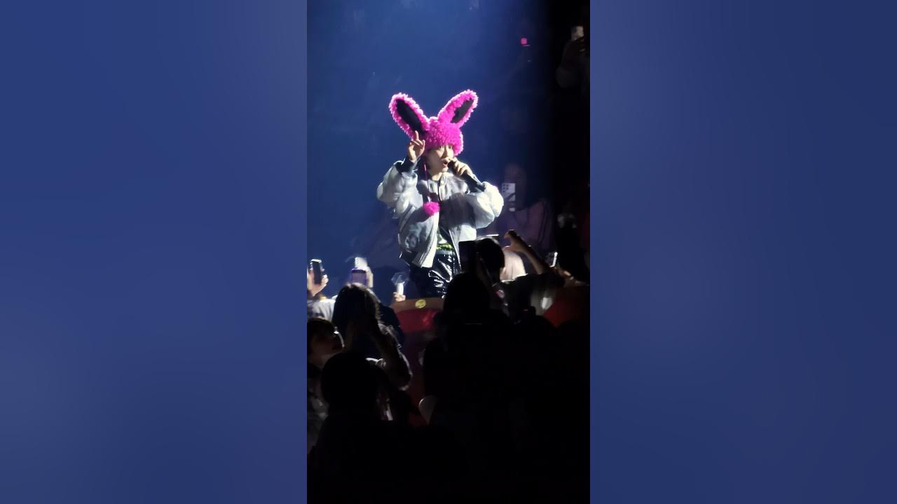 Behind-the-scenes cut of Suho