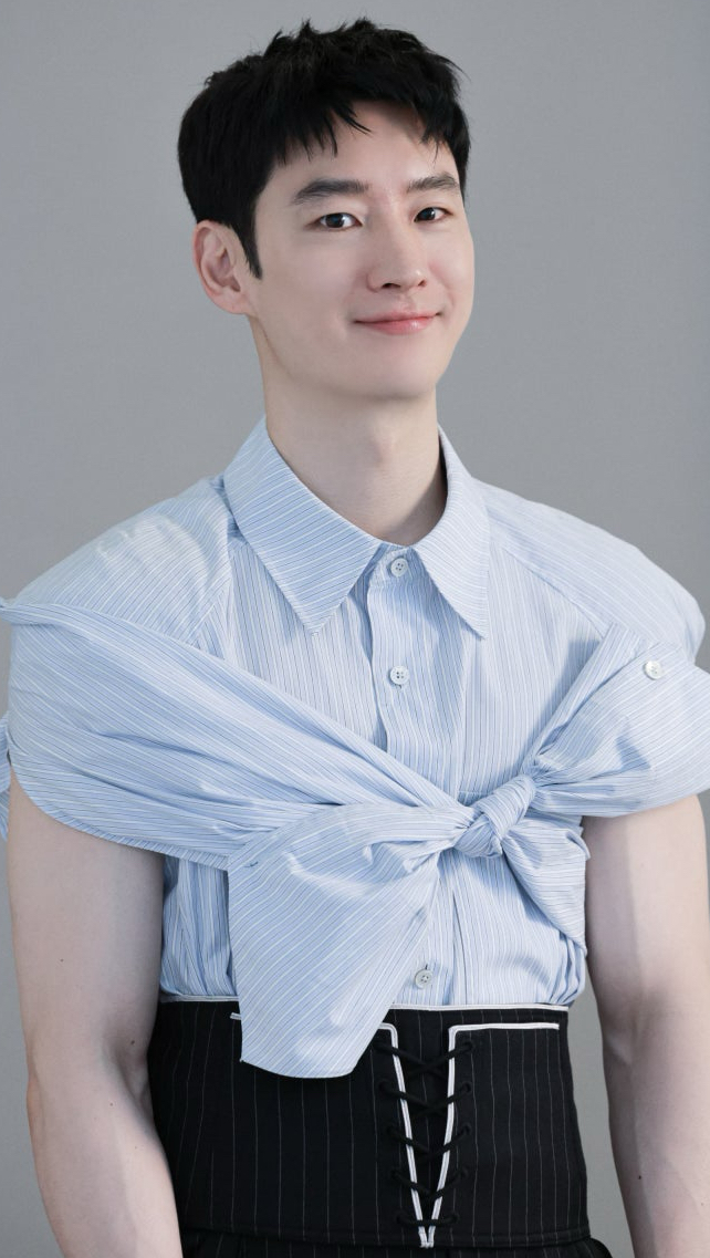 Behind-the-scenes cut of Lee Jaehoon