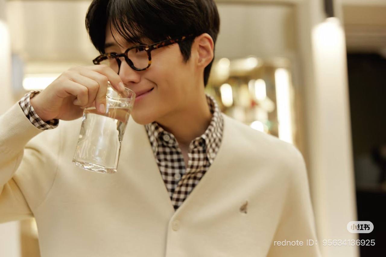 キム・ソンホの最近の活動ショット