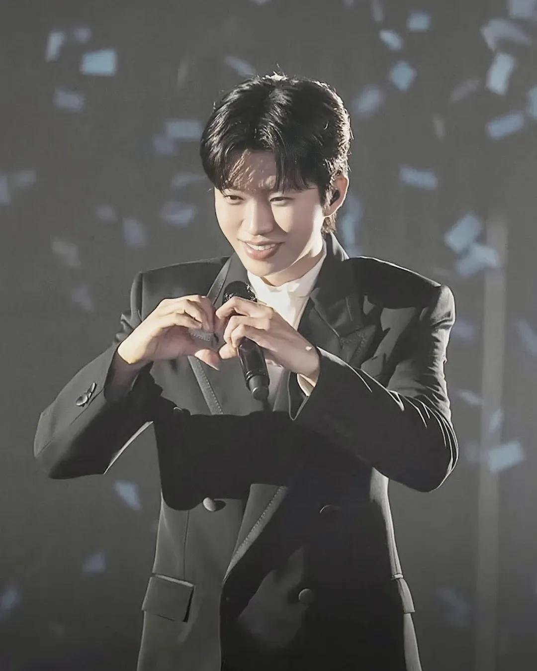 Behind-the-scenes cut of Lim Youngwoong
